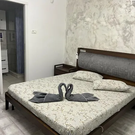 Klara Guest house *